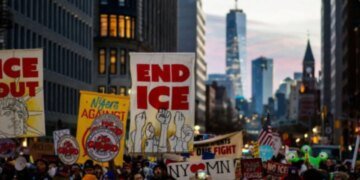 Массовые протесты против иммиграционной политики Трампа прокатились по США