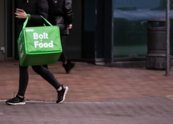 Спрос на доставку пищи вырос на 6-8% во время блэкаутов: что чаще всего заказывают