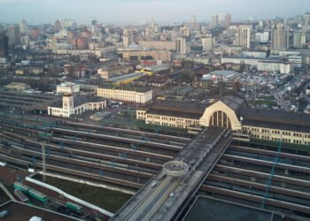 Укрзалізниця в срочном режиме изменила графики движения: некоторые поезда будут ехать дольше