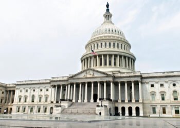 Правительство США второй раз за год приостановило работу: нет финансирования