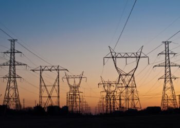 Нафтогаз начал импортировать электроэнергию в размере половины собственных потребностей