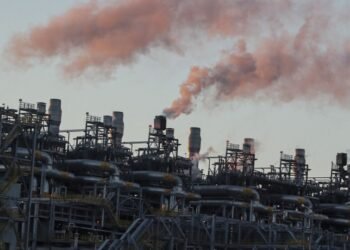 Россия сократила добычу нефти до минимума за полтора года из-за санкций – разведка