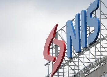 Венгерская MOL договорилась о покупке 56,15% акций сербской «дочки» Газпром нефти