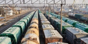 Укрзалізниці и Нафтогазу приказали перейти на импортную электроэнергию