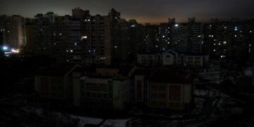 Госэнергонадзор проверил соблюдение графиков отключений в Киеве и области: какие результаты