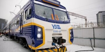 УЗ восстановила электропоезд ЭПЛ9Т-011: будет курсировать в киевской агломерации – фото, видео