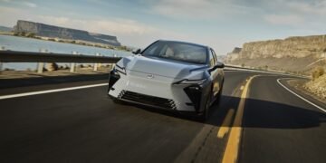 Lexus ожидает рекордные продажи в США несмотря на тарифы Трампа: покупатели ждут месяцами