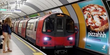 В Великобритании вступил в силу запрет на рекламу нездоровой еды