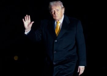 Трамп пригрозил Индии новыми пошлинами, если она продолжит покупать нефть РФ