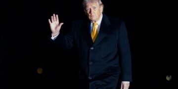 Трамп пригрозил Индии новыми пошлинами, если она продолжит покупать нефть РФ