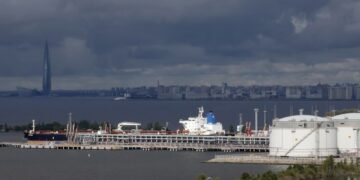 Удар по казне Путина. Экспортные цены на нефть Urals упали ниже всего со вторжения РФ в Украину