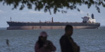 США заявили, что будут продавать венесуэльскую нефть «бессрочно»