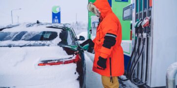 Нефти прогнозируют $50 в 2026 году. Подешевеет ли бензин в Украине