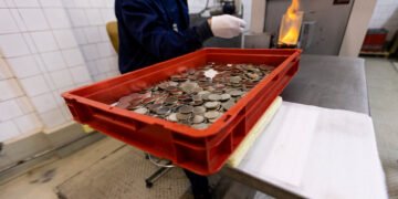 НБУ объяснил, зачем ему машина для уничтожения монет: накопилось 800 тонн копеек