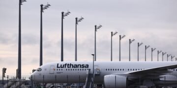 Lufthansa планирует оснастить более 800 самолетов интернетом от Starlink