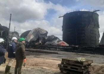 По колено в масле. Что на самом деле угрожает Украине после уничтожения Олейной и портов цистерн?