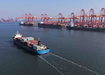 Торговля Китая с РФ упала впервые с 2020 года