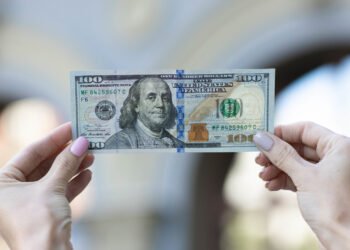 Доллар США в Украине взлетел до нового исторического максимума