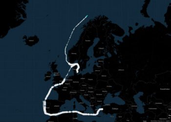 Танкер теневого флота, плывший в Россию, развернулся у Балтики