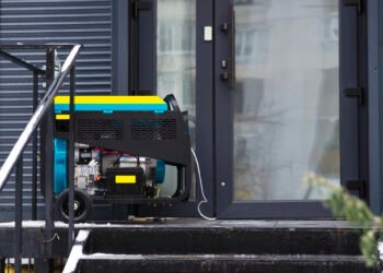 «На автономном питании неделю». Какой план Б у магазинов и аптек на случай долгих блэкаутов