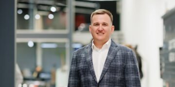 «В компании не используем слово «конкуренты» –  интервью с СЕО Нової пошти Евгением Тафийчуком