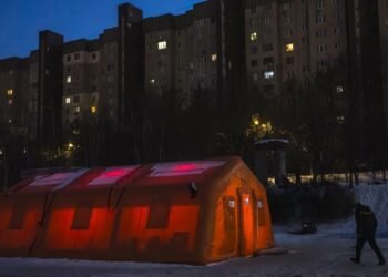 В Киеве за ночь подключили тепло к 227 домам, без отопления еще почти 3000 – Кличко