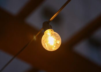 Укрэнерго: Утром ситуация с энергетикой осложнилась, несколько объектов – на ремонте