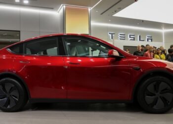 Продажи электрокаров в ЕС в декабре впервые превысили продажи бензиновых авто