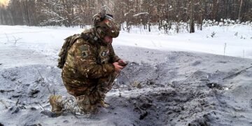 В Ровенской области «Шахеды» сбрасывали взрывчатку возле путей: в полиции показали фото