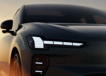 Вышел Volvo EX60: электрокроссовер с запасом хода до 810 км и 10-летней гарантией на батарею