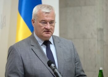 «Эту грубую правду должен кто-то сказать»: Сибига сравнил Орбана с приспешником Гитлера