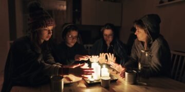 Киев переходит на временные графики отключений света