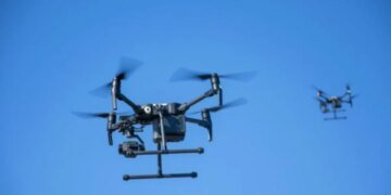 Беспомощность Бундесвера: неизвестные дроны часами хозяйничали в небе над авиабазой в Германии