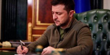 Зеленский подписал санкции против «теневого флота» РФ и кремлевских пропагандистов