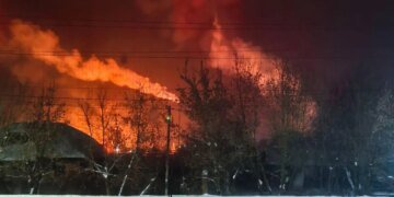 Дроны атаковали Тверскую и Саратовскую области РФ: горит химзавод, под ударом — нефтебаза. ВИДЕО