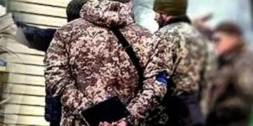 Сотрудники ТЦК получили химические ожоги: нападавшего будут судить