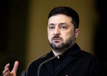 Зеленский ждет реакции США на нарушение Россией просьбы Трампа