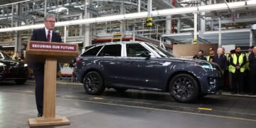 Производство легковых автомобилей в Великобритании упало до уровня 1952 года