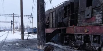 Россия атаковала железную дорогу в Сумской области: в Кабмине показали последствия – фото