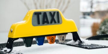 Uklon переходит на круглосуточную работу еще в 7 городах Украины, включая Харьков и Запорожье