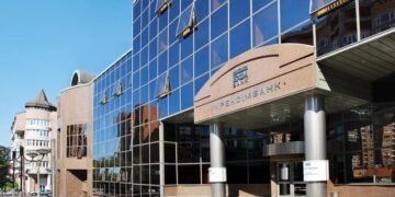 Укрэксимбанк отложил закрытие филиалов в Ивано-Франковске и Ужгороде
