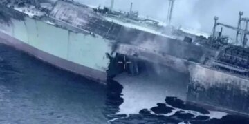 Минтранс РФ подтвердил атаку на газовоз и сообщил, что судно атаковали украинские беспилотные катера с побережья Ливии