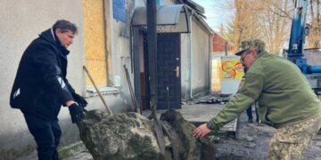 В Запорожcкой области эвакуировали каменных баб