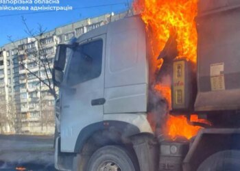 Вражеская атака в Запорожье 9 марта: горел грузовик, повреждены дома. ФОТО