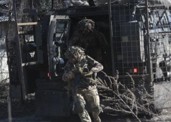 Блестящий удар: десантники уничтожили захватчиков и их технику. ВИДЕО