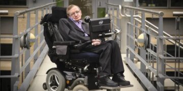 Последнее предупреждение гения: Хокинг перед смертью составил список угроз для человечества