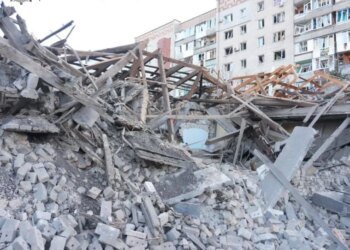 Россияне обстреляли Запорожье: один погибший, среди раненых — подросток. ВИДЕО