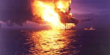 Прямая угроза мировой экономике: Иран обещает сжечь американскую нефть