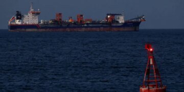 Министерство финансов США выдало временное разрешение на продажу иранской нефти, которая уже находится в море