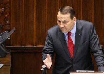 Политический скандал в Варшаве: Туск и Сикорский обвинили президента в подыгрывании Кремлю